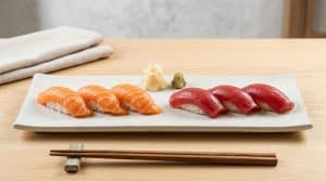 salmon vs tuna sushi